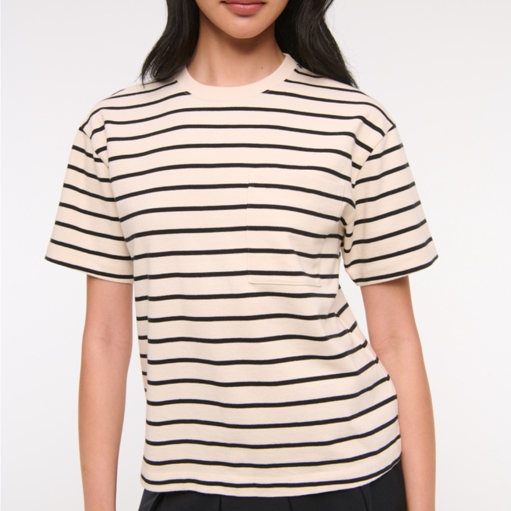 Abercrombie & Fitch White Short Sleeve Tee with Pocket